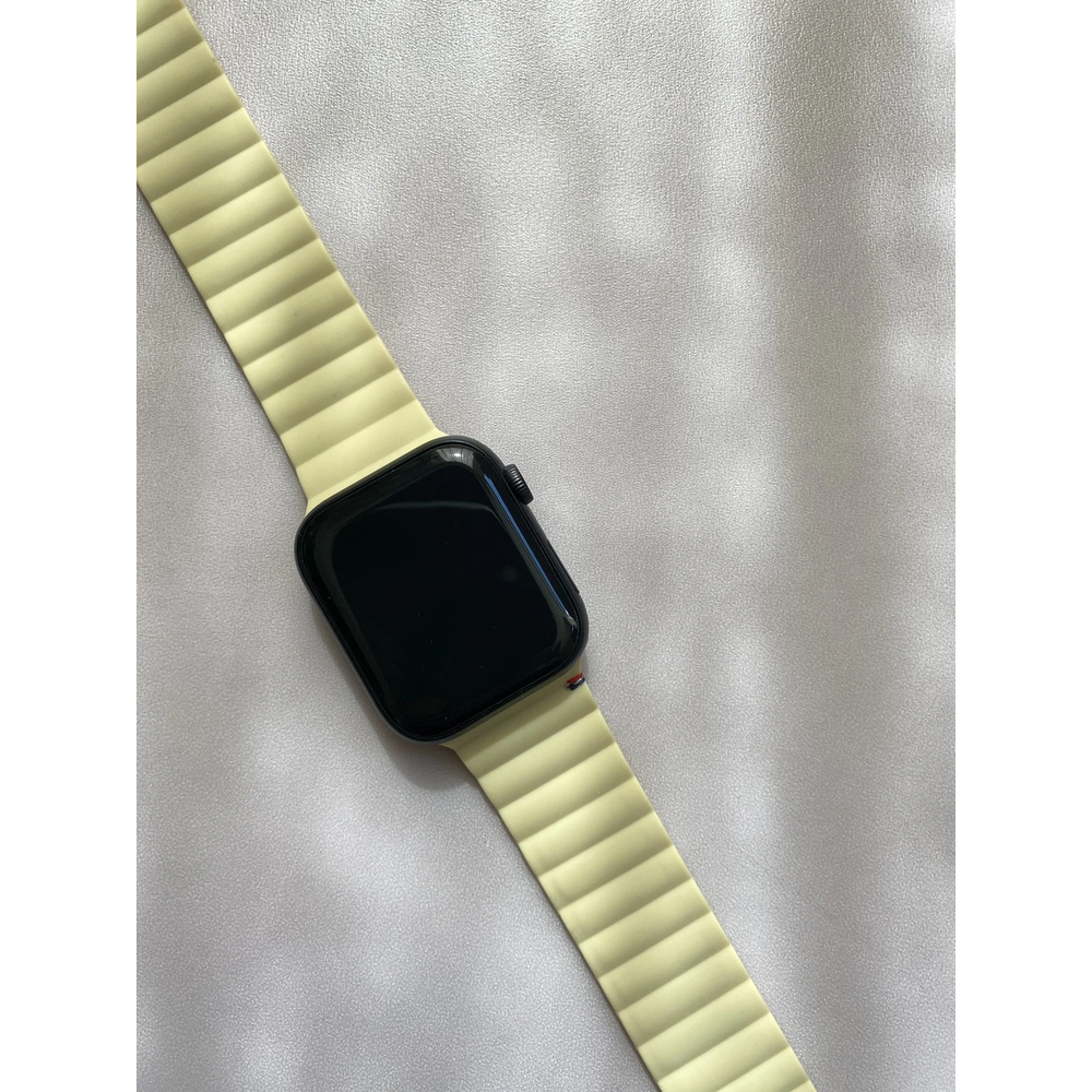  Ремешок Decoded Sillicone Magnetic Traction Strap для Apple Watch 6/SE/5/4 (44mm) силиликон,желтый